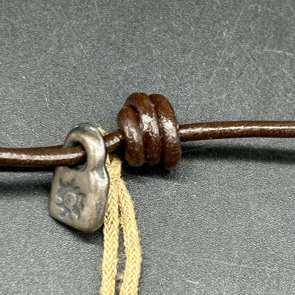 Vintage Unlock UNOde50 Silver Tone Lock Necklace With Tag - Picture 3 of 5